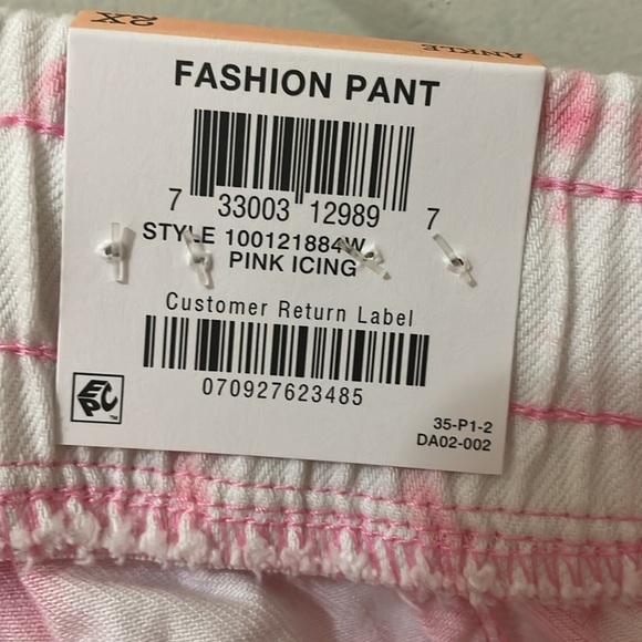 STYLE&CO PLUS: NWT, Women’s Size 2X mid rise Ankle pants, pink icing - Picture 5 of 6